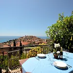 Casa Vista Mare Con Wifi, Ac Nelle 4 Da Letto E Parcheggio Privato * Imperia