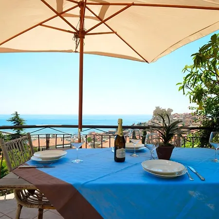Дом отдыха Casa Vista Mare Con Wifi, Ac Nelle 4 Da Letto E Parcheggio Privato Империя