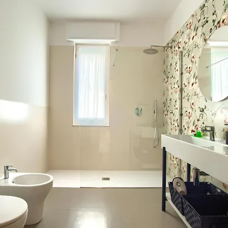 Casa Vista Mare Con Wifi, Ac Nelle 4 Da Letto E Parcheggio Privato * Империя