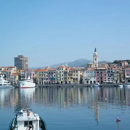 Vakantiehuis Casa Vista Mare Con Wifi, Ac Nelle 4 Da Letto E Parcheggio Privato Imperia