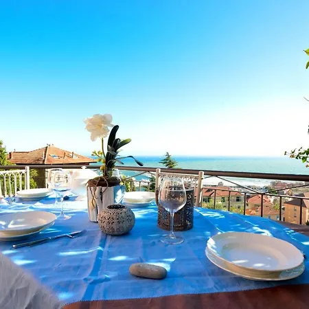 Casa Vista Mare Con Wifi, Ac Nelle 4 Da Letto E Parcheggio Privato Imperia
