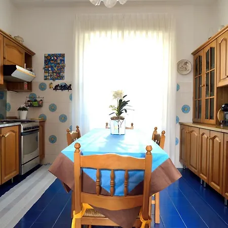 Casa Vista Mare Con Wifi, Ac Nelle 4 Da Letto E Parcheggio Privato Vakantiehuis