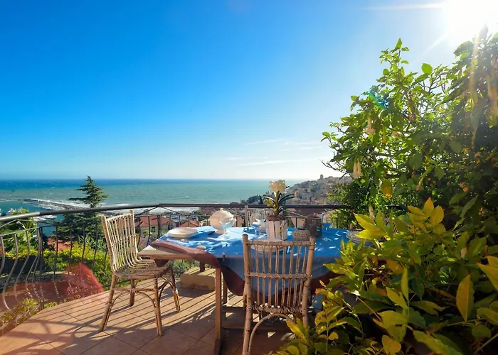 Hébergement de vacances Casa Vista Mare Con Wifi, Ac Nelle 4 Da Letto E Parcheggio Privato Imperia
