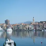 Semesterbostad Casa Vista Mare Con Wifi, Ac Nelle 4 Da Letto E Parcheggio Privato Imperia
