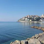Casa Vista Mare Con Wifi, Ac Nelle 4 Da Letto E Parcheggio Privato Imperia