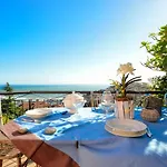Semesterbostad Casa Vista Mare Con Wifi, Ac Nelle 4 Da Letto E Parcheggio Privato *