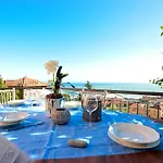 Casa Vista Mare Con Wifi, Ac Nelle 4 Da Letto E Parcheggio Privato Imperia