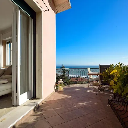 Casa de Férias Casa Vista Mare Con Wifi, Ac Nelle 4 Da Letto E Parcheggio Privato *