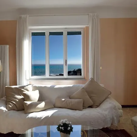 Casa Vista Mare Con Wifi, Ac Nelle 4 Da Letto E Parcheggio Privato Imperia